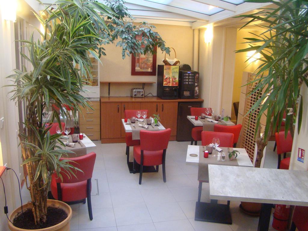 Logis Hotel De France Rochechouart Εξωτερικό φωτογραφία