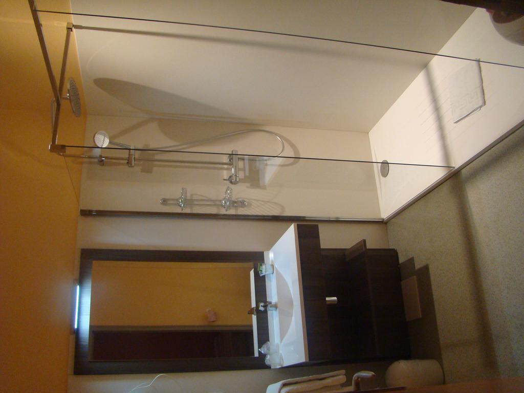 Logis Hotel De France Rochechouart Δωμάτιο φωτογραφία