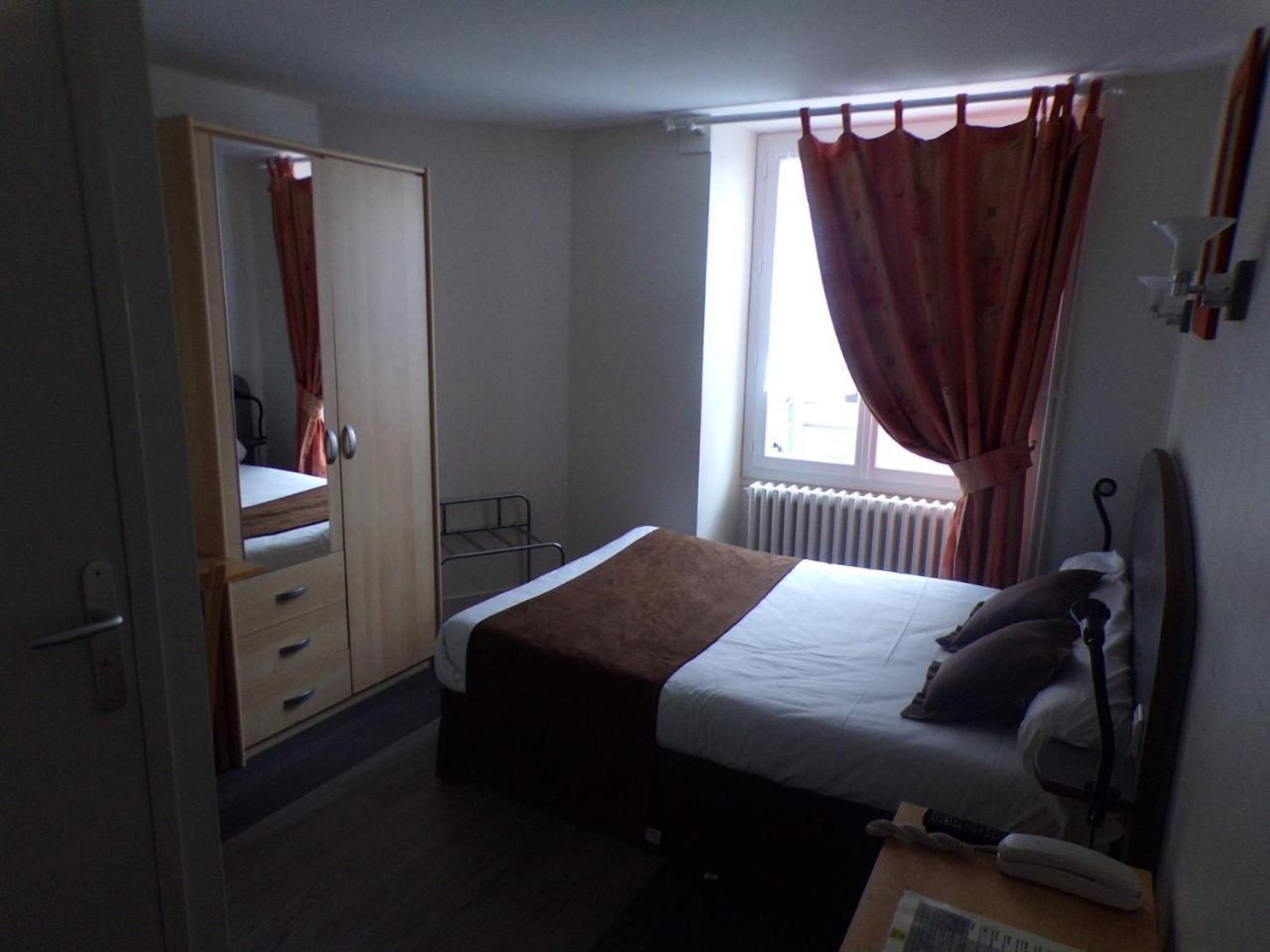 Logis Hotel De France Rochechouart Εξωτερικό φωτογραφία