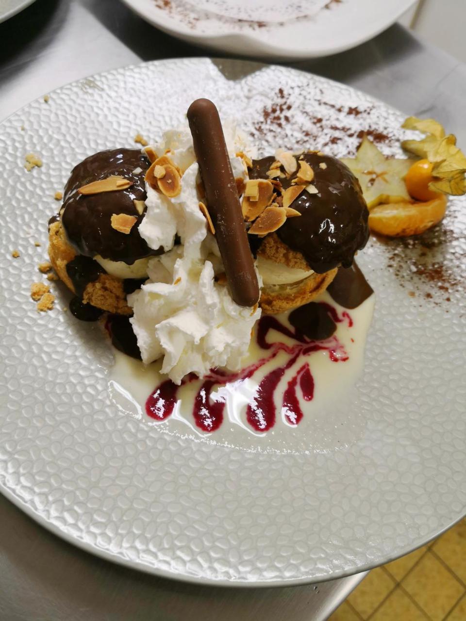 Logis Hotel De France Rochechouart Εξωτερικό φωτογραφία