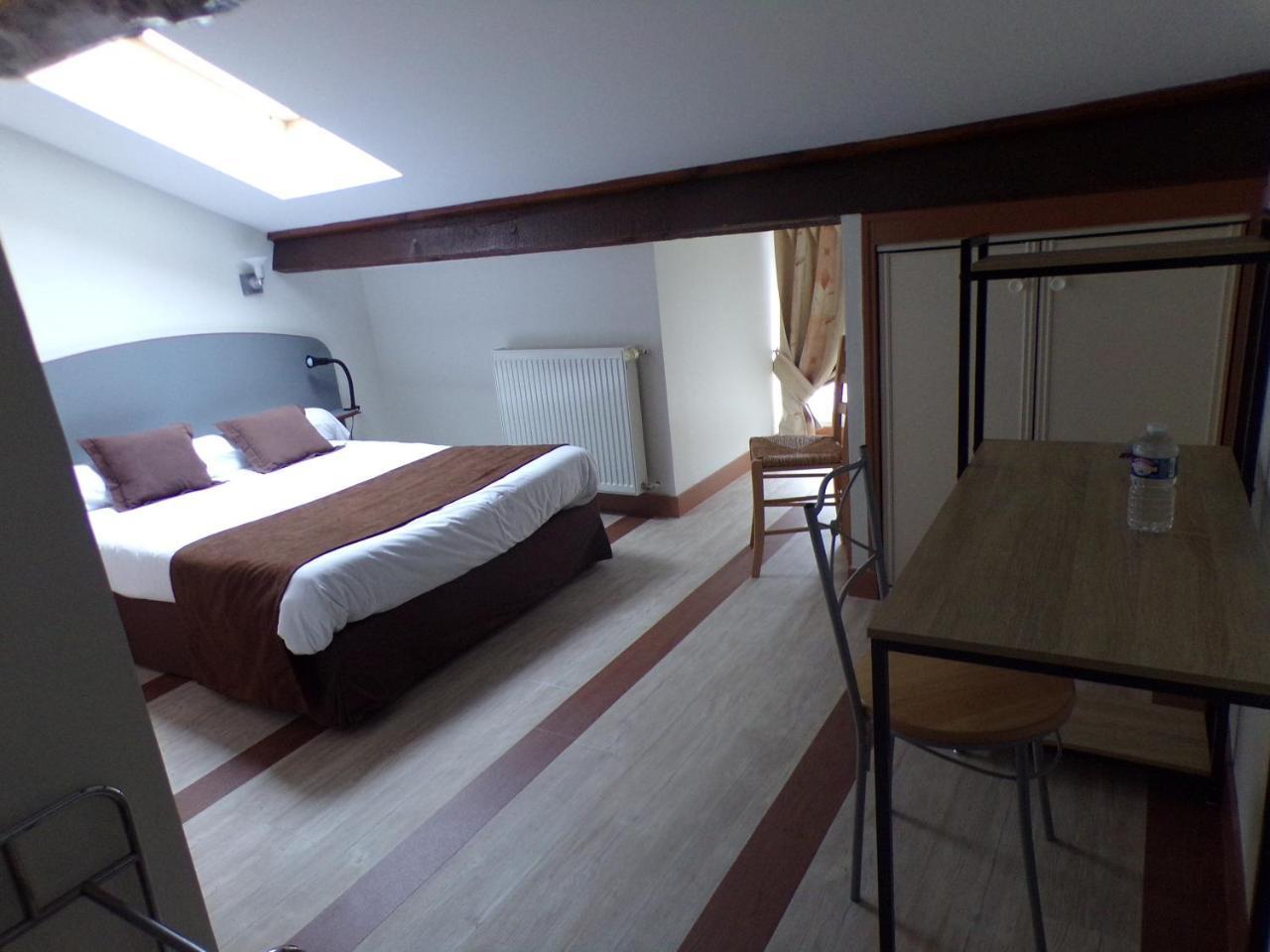 Logis Hotel De France Rochechouart Εξωτερικό φωτογραφία