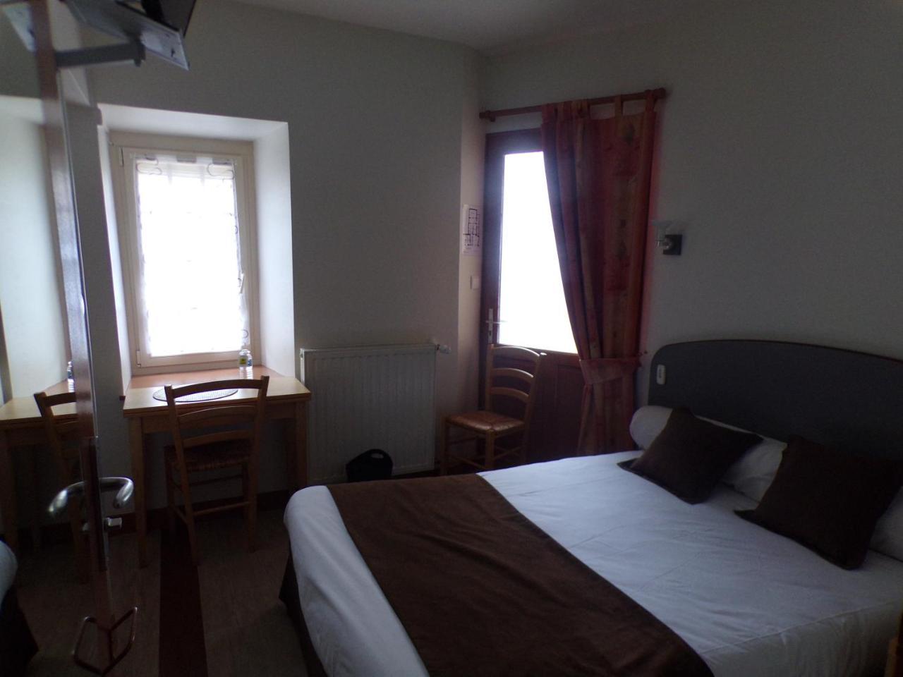 Logis Hotel De France Rochechouart Εξωτερικό φωτογραφία